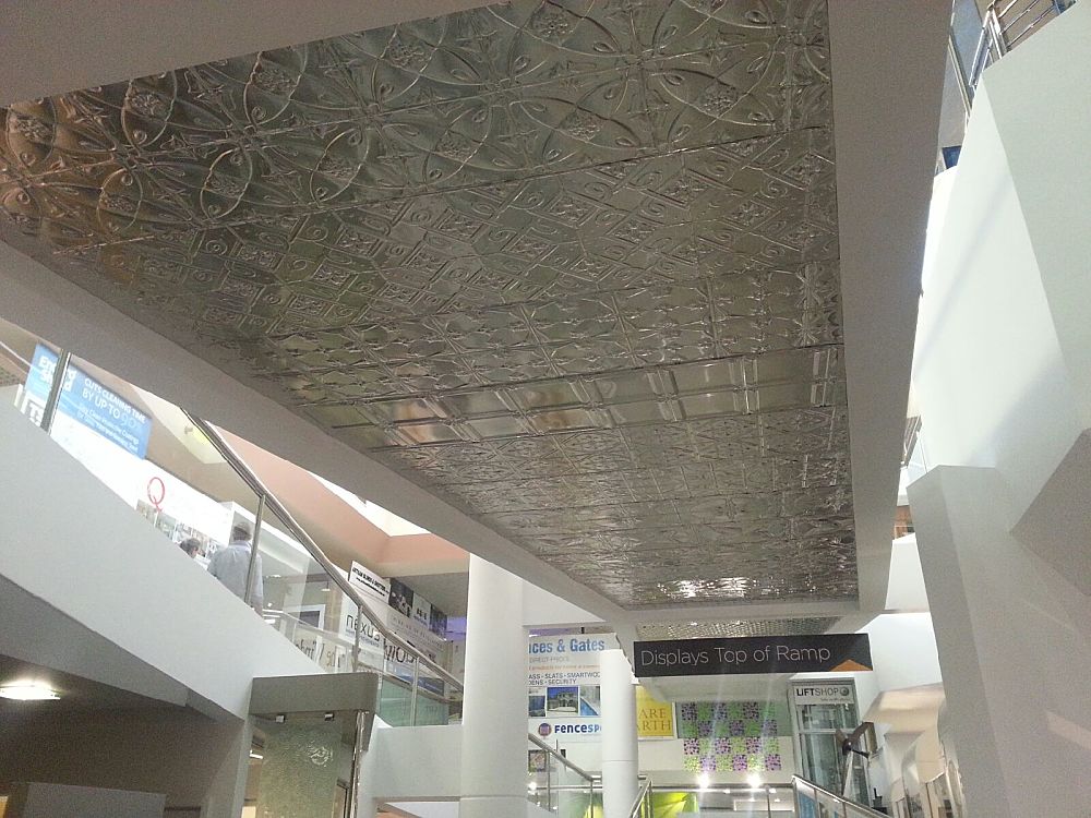 Display Feature Ceiling